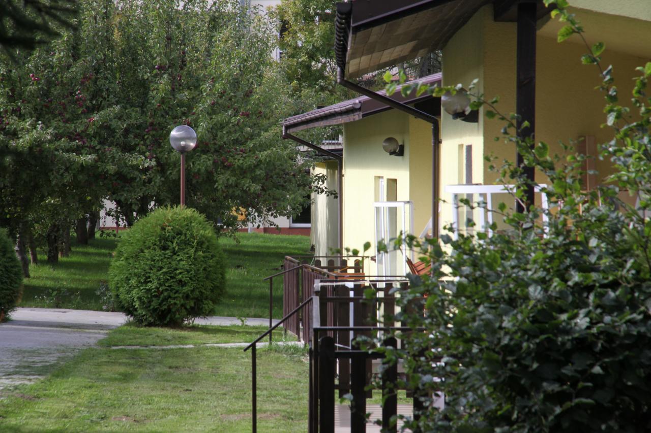 Wrzos Hotel Sianożęty Zewnętrze zdjęcie